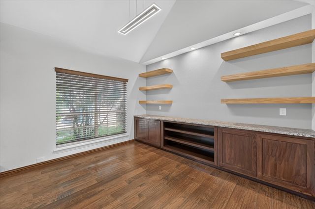 512 Renfro Court, Irving, TX 75063