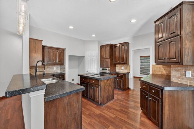 512 Renfro Court, Irving, TX 75063