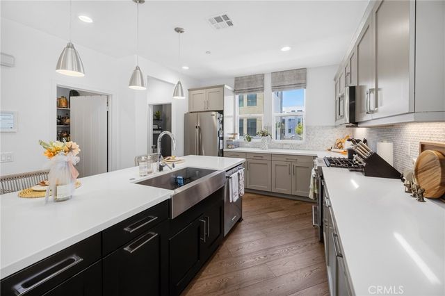 1687 Grand View, Costa Mesa, CA 92627