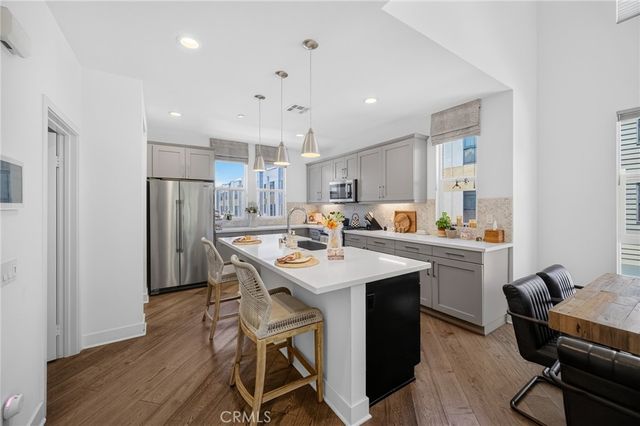 1687 Grand View, Costa Mesa, CA 92627