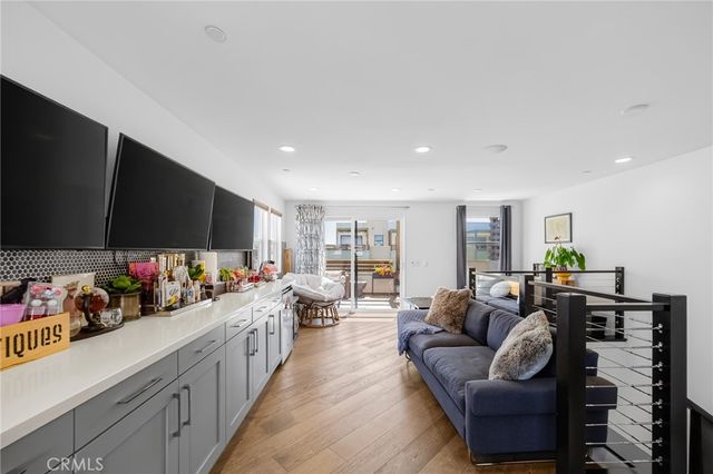 1687 Grand View, Costa Mesa, CA 92627