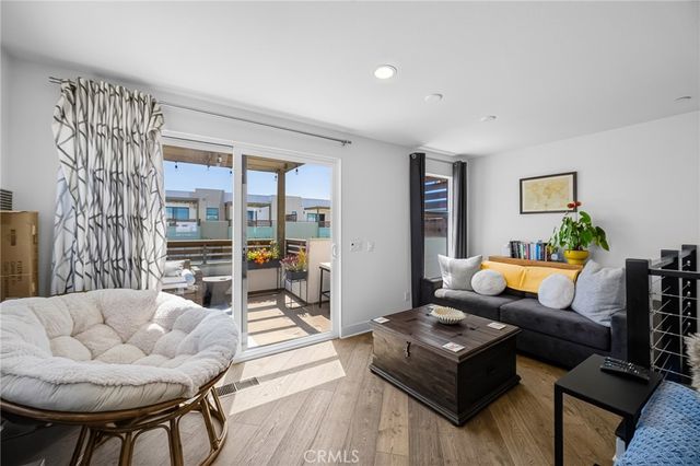 1687 Grand View, Costa Mesa, CA 92627