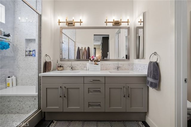 1687 Grand View, Costa Mesa, CA 92627
