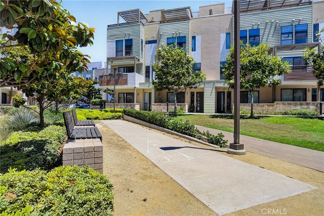 1687 Grand View, Costa Mesa, CA 92627