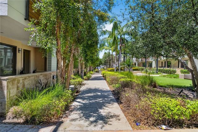 1687 Grand View, Costa Mesa, CA 92627