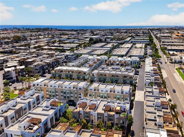 1687 Grand View, Costa Mesa, CA 92627