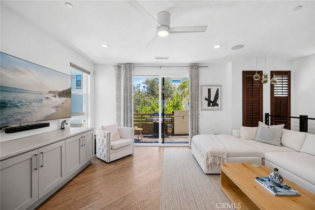 1687 Grand View, Costa Mesa, CA 92627