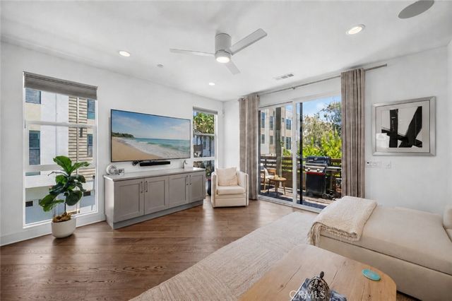 1687 Grand View, Costa Mesa, CA 92627