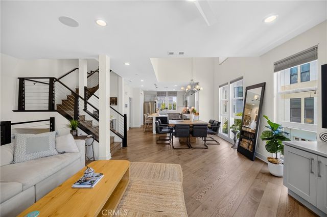 1687 Grand View, Costa Mesa, CA 92627