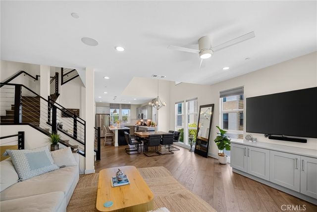 1687 Grand View, Costa Mesa, CA 92627