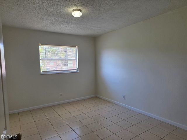 1107 S Loop BLVD, Lehigh Acres, FL 33936