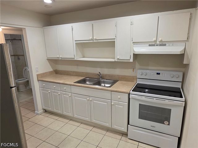1107 S Loop BLVD, Lehigh Acres, FL 33936