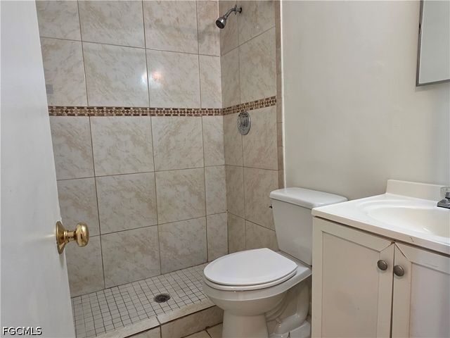 1107 S Loop BLVD, Lehigh Acres, FL 33936