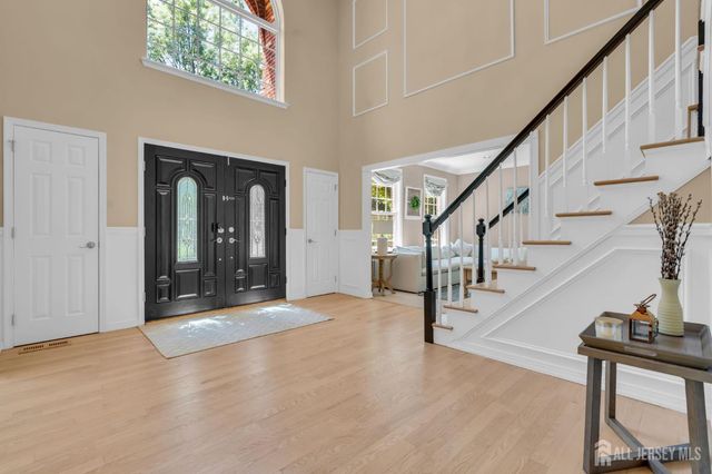 4 Scott Drive, Monroe, NJ 08831