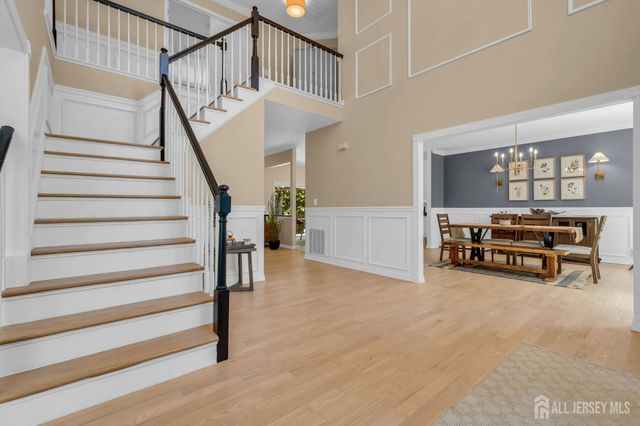 4 Scott Drive, Monroe, NJ 08831