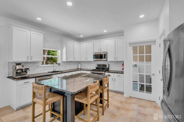 4 Scott Drive, Monroe, NJ 08831