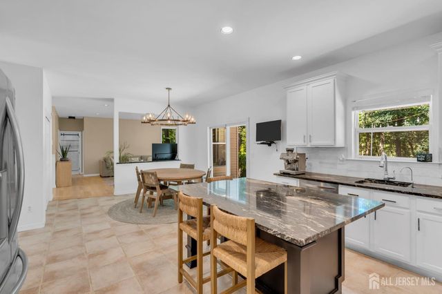 4 Scott Drive, Monroe, NJ 08831