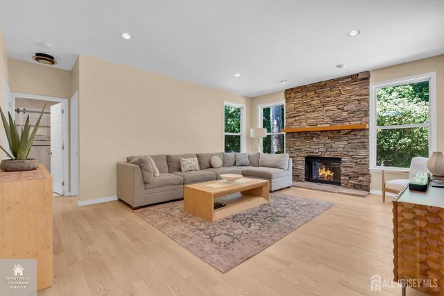 4 Scott Drive, Monroe, NJ 08831