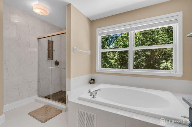 4 Scott Drive, Monroe, NJ 08831