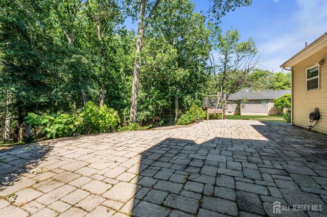 4 Scott Drive, Monroe, NJ 08831