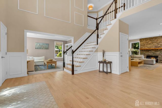 4 Scott Drive, Monroe, NJ 08831