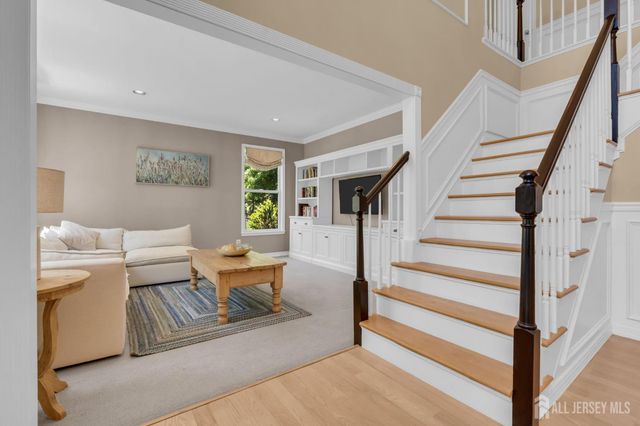 4 Scott Drive, Monroe, NJ 08831