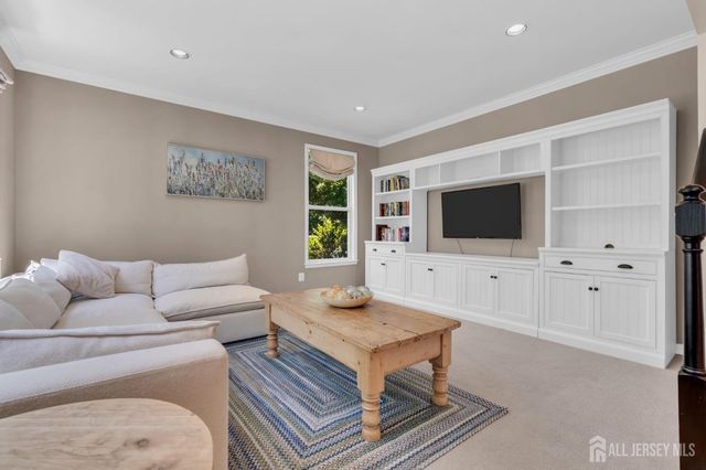 4 Scott Drive, Monroe, NJ 08831