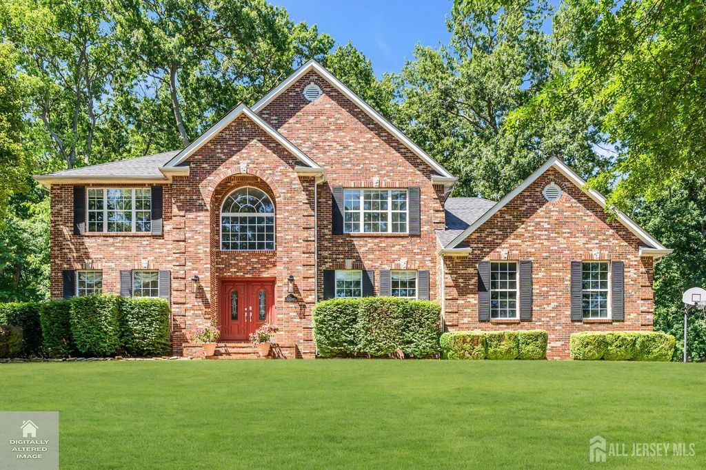 4 Scott Drive, Monroe, NJ 08831