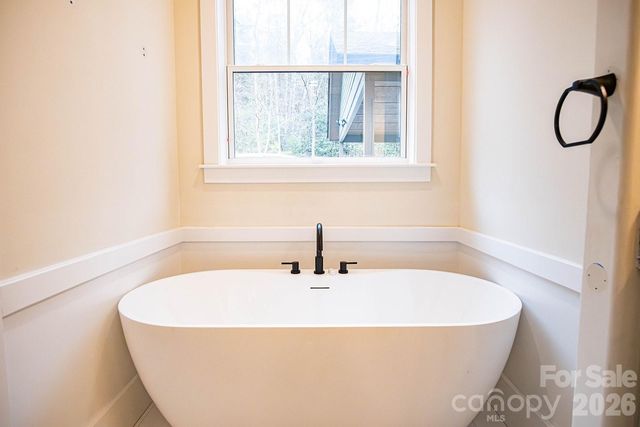 10 McMurray Lane, Black Mountain, NC 28711