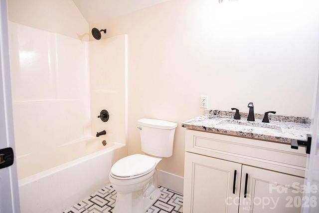 10 McMurray Lane, Black Mountain, NC 28711