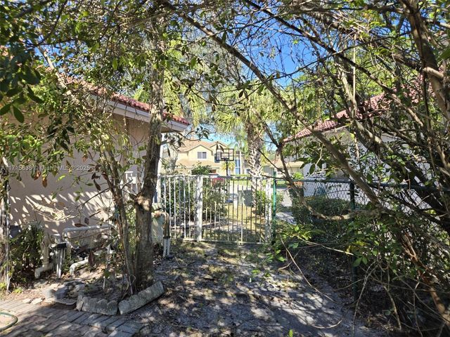 4956 Rothschild Dr, Coral Springs, FL 33067