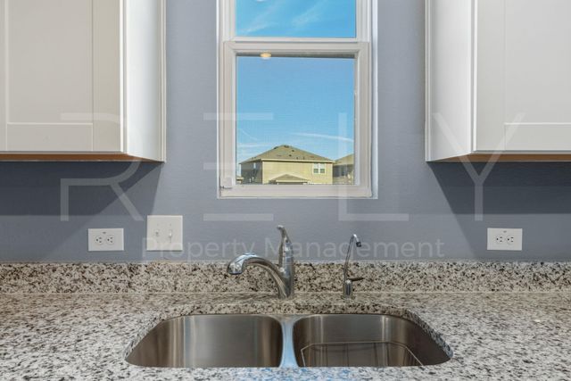 220 Wonderful Life WAY, Jarrell, TX 76537