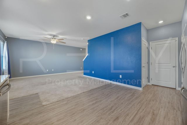 220 Wonderful Life WAY, Jarrell, TX 76537