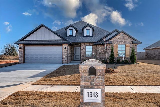 1948 W Crossbow Way, Mustang, OK 73064