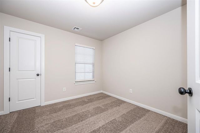 1948 W Crossbow Way, Mustang, OK 73064