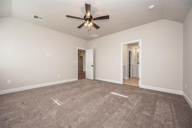 1948 W Crossbow Way, Mustang, OK 73064