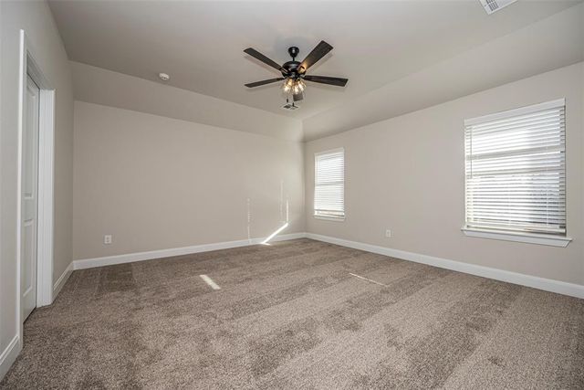 1948 W Crossbow Way, Mustang, OK 73064