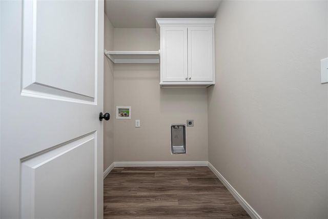 1948 W Crossbow Way, Mustang, OK 73064