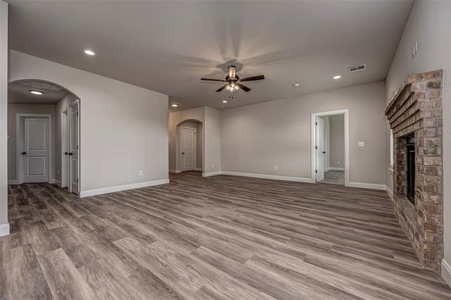 1948 W Crossbow Way, Mustang, OK 73064