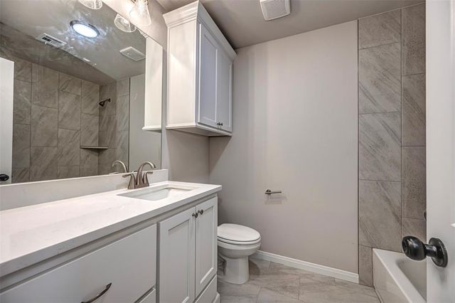 1948 W Crossbow Way, Mustang, OK 73064