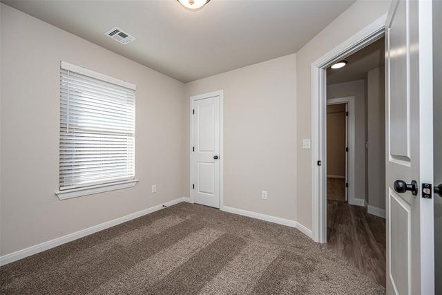 1948 W Crossbow Way, Mustang, OK 73064