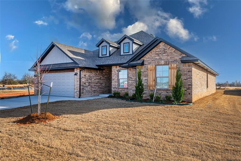 1948 W Crossbow Way, Mustang, OK 73064