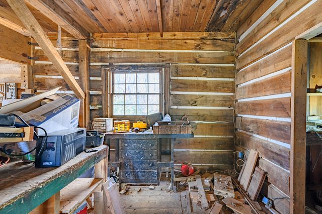 183 Willow Brook LN, Pilot, VA 24138