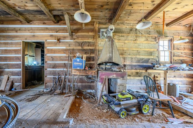 183 Willow Brook LN, Pilot, VA 24138