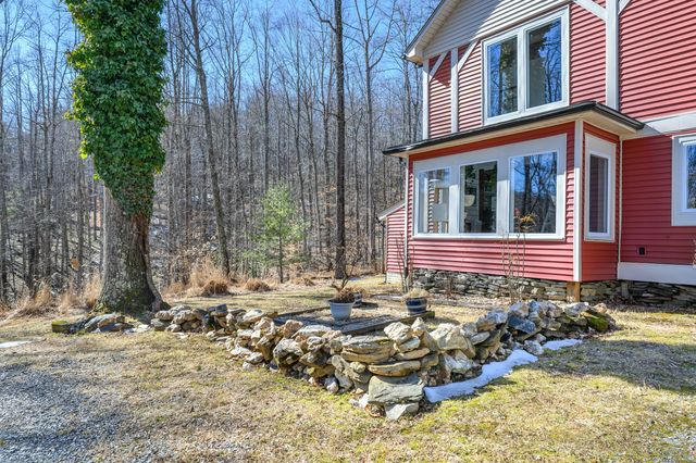 183 Willow Brook LN, Pilot, VA 24138