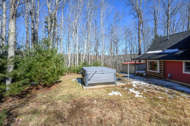 183 Willow Brook LN, Pilot, VA 24138