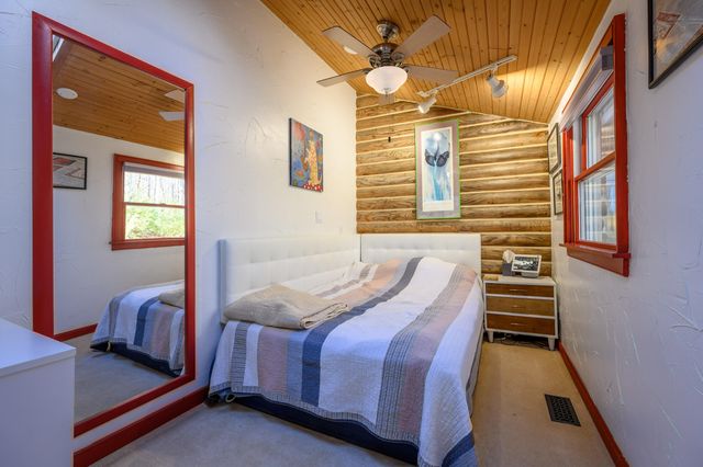 183 Willow Brook LN, Pilot, VA 24138