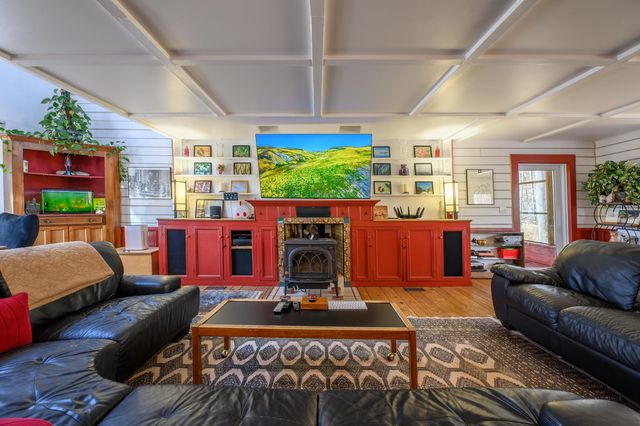 183 Willow Brook LN, Pilot, VA 24138