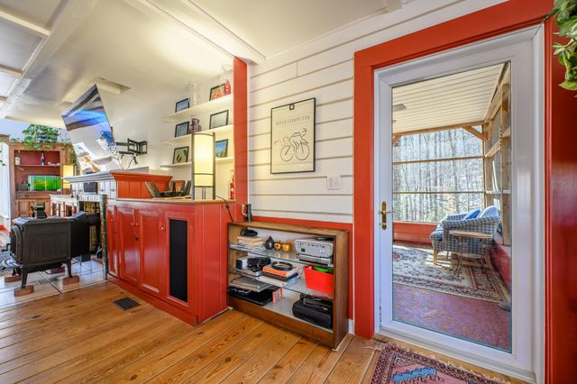 183 Willow Brook LN, Pilot, VA 24138