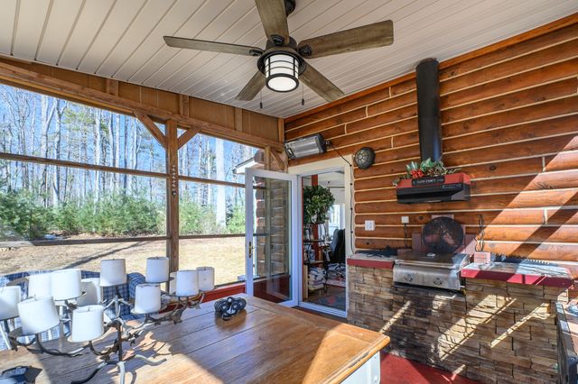 183 Willow Brook LN, Pilot, VA 24138